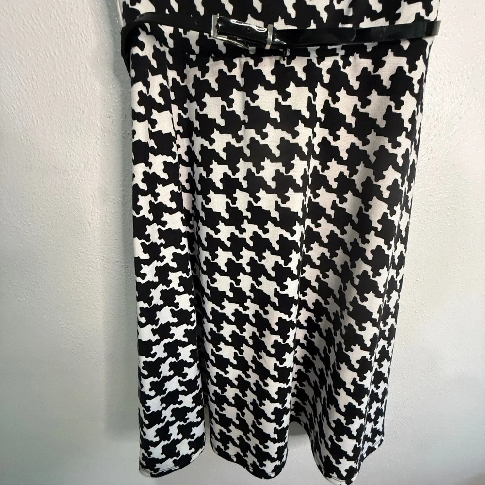 New Directions Black & White Houndstooth Sleeveless Dress, belted waist. Sz M. - Picture 3 of 8